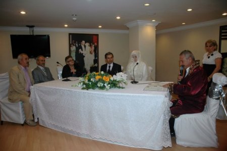 Panel arası nikah katılımcıları kızdırdı