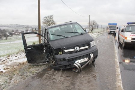 Panelvan minibüs ile çarpıştı: 1 ölü, 4 yaralı