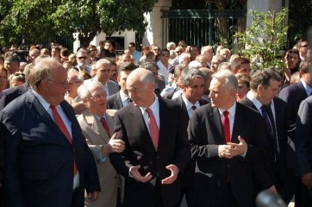 Papandreu'nun Kabinesi Göreve Başladı