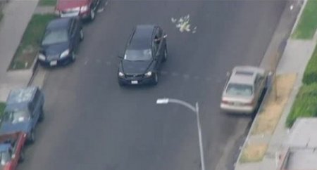 Para saçarak kaçan banka soyguncuları böyle yakalandı