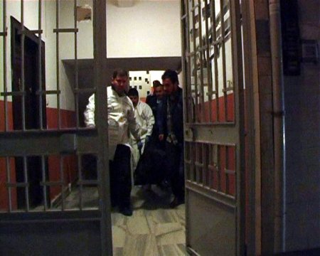 Para vermeyen babasını öldürdü