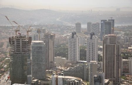 Paraşütçülerden nefes kesen gösteri