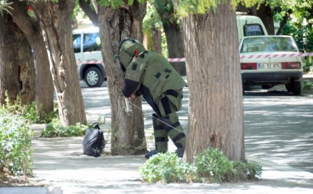 Parkta bırakılan şüpheli çanta korkuttu