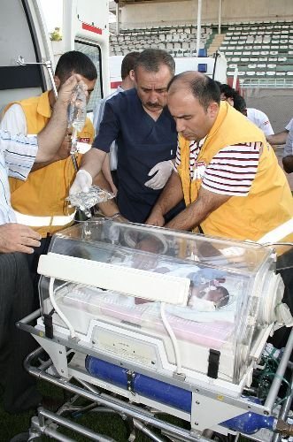 Parmak Çocuklar Umuda Uçtu