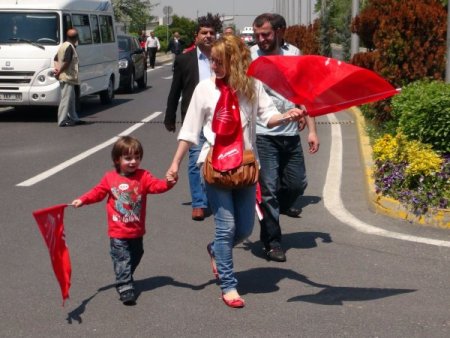 Partililer, Gürsel Tekin'i Karşılamaya Hazırlanıyor