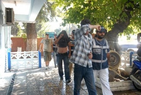 Patlak Botta 23 Kaçak Göçmen Yakalandı