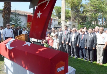 Patlama da şehit olan Uzman Çavuş Cüneyt Akkuş, Ordu'da toprağa verildi