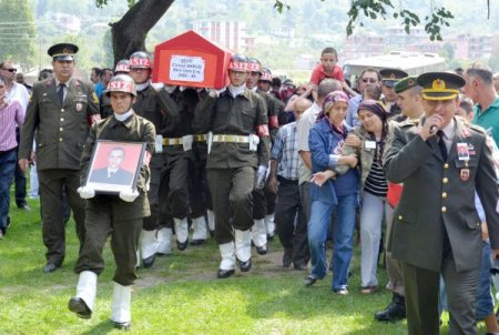 Patlama da şehit olan Uzman Çavuş Cüneyt Akkuş, Ordu'da toprağa verildi