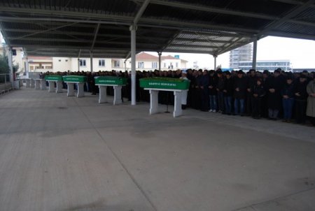 Patlamada ölen elektrikçinin asker oğlu babasının arkasından gözyaşı döktü