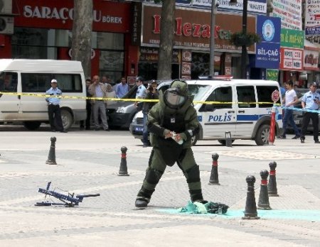 Patlatılan şüpheli paketten kayısı ilaçları çıktı