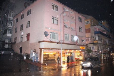 Patlayan direk etrafında enerji kurumu yerine polis ve zabıta önlem aldı