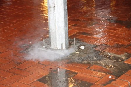 Patlayan direk etrafında enerji kurumu yerine polis ve zabıta önlem aldı