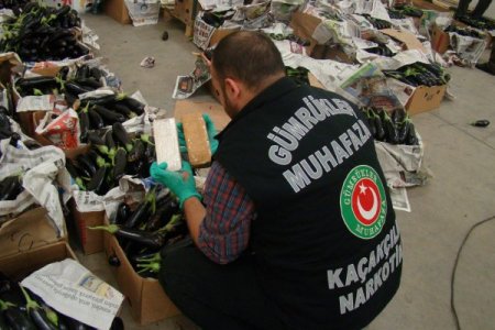 Patlıcan içinde eroin sevkiyatına 'Bony' engeli