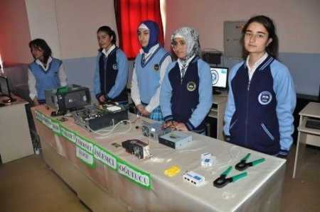 Patnos KTM Lisesi sergisi ilgi gördü