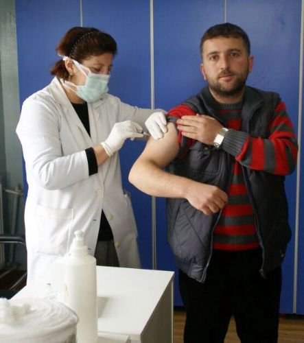 Patnos'ta Domuz Gribi İlk Olarak Sağlık Personeline Ve Basın Mensuplarına Yapıldı