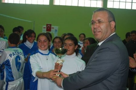 Patnos'ta Okullar Arası Voleybol Turnuvası Sona Erdi
