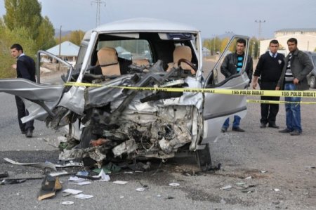 Patnosta trafik kazası: 2 ölü, 5 yaralı