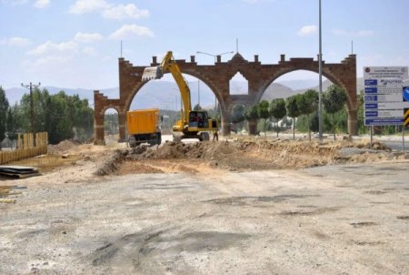 Patnos'taki Duble Yol Çalışmaları Sürüyor