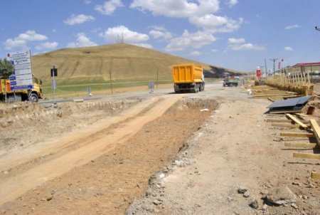 Patnos'taki Duble Yol Çalışmaları Sürüyor