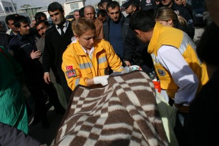 Patnos'taki Patlamada Kolu Kopan Çocuk, Erzurum'a Sevk Edildi