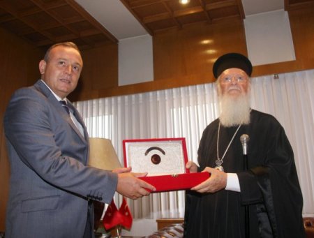 Patrik Bartholomeos, Vali Recep Kızılcık’ı Ziyaret Etti