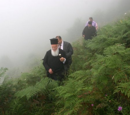 Patrik Bartholomeos’un Maceralı Manastır Ziyareti