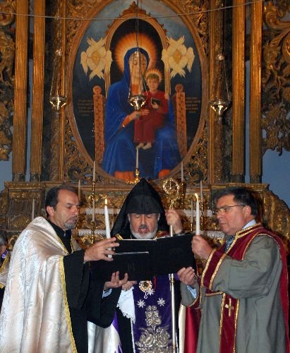 Patrik Vekili Ateşyam: Diaspora Ve Ermenistan'ın İstekleri Bizi Bağlamaz