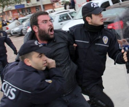 Patriot protestocularına polis müdahale etti