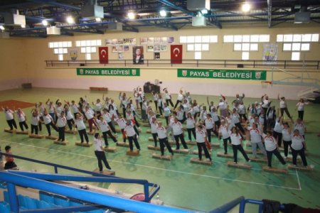 Payaslı Bayanlar Spor Tesislerinde Form Tutuyor