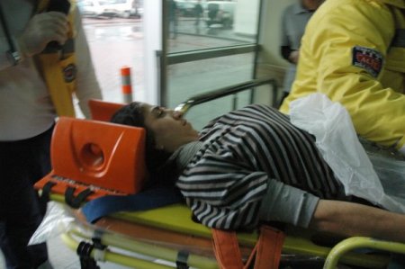 Pazar yerinde anne ile kızı silahla vuruldu