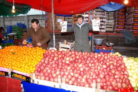 Pazar Yerine Etiket Sessizliği Hakim
