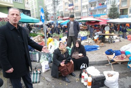 'Pazar yerleri kanuna uygun değil, savcılığa suç duyurusunda bulunacağız'