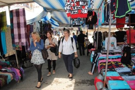 Pazarcı Esnafı Umudunu Yılbaşı Tatiline Bağladı