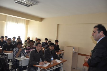 Pazarcık Belediye Başkanı Fem Dershanesi'ni ziyaret etti