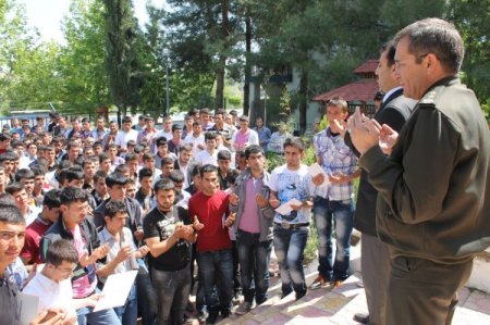 Pazarcık'ta Asker Adaylarına Coşkulu Uğurlama