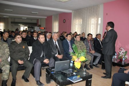 Pazarcık’ta iletişim semineri yoğun ilgi gördü