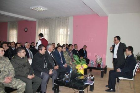 Pazarcık’ta iletişim semineri yoğun ilgi gördü