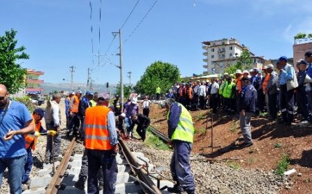 Pazarcık’ta tren yolu yenileme çalışması başladı