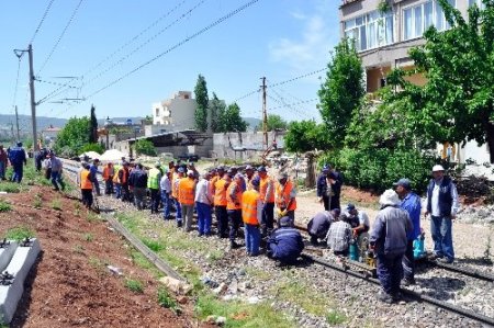 Pazarcık’ta tren yolu yenileme çalışması başladı