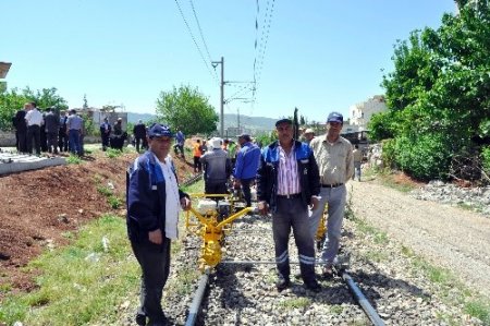 Pazarcık’ta tren yolu yenileme çalışması başladı