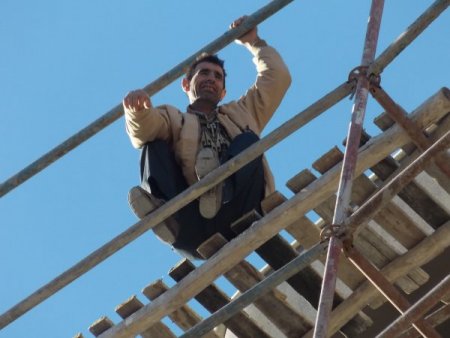 Pazarcık'ta yüksekten düşen vatandaş yaşamını yitirdi