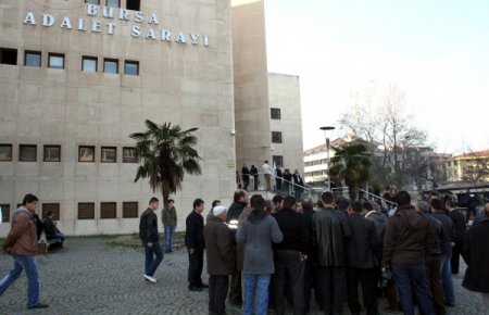 Pazarcılar, belediyeye ödedikleri katkı parasını mahkemeye taşıdı