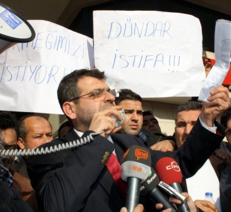 Pazarcılar, belediyeye ödedikleri katkı parasını mahkemeye taşıdı