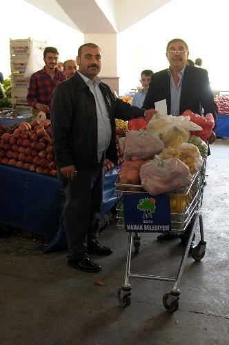 Pazarda market arabası hizmeti