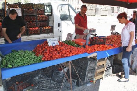 Pazarlarda Iğdır Ovası'nın bereketi yaşanıyor