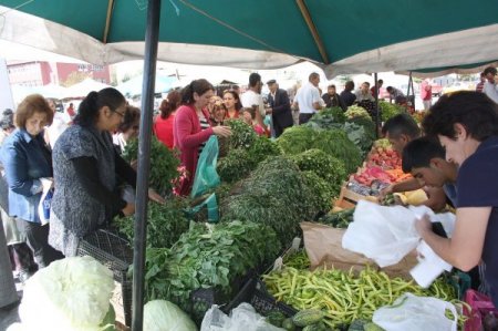 Pazarlarda Iğdır Ovası'nın bereketi yaşanıyor