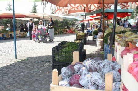 Pazarlarda Iğdır Ovası'nın bereketi yaşanıyor