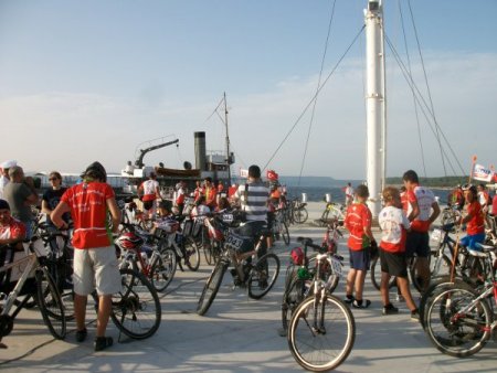 Pedal çevirerek kuruluştan kurtuluşa vardılar