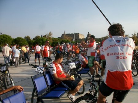 Pedal çevirerek kuruluştan kurtuluşa vardılar