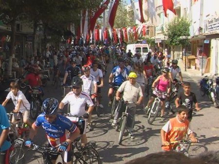 Pedallar milli parkta dönecek